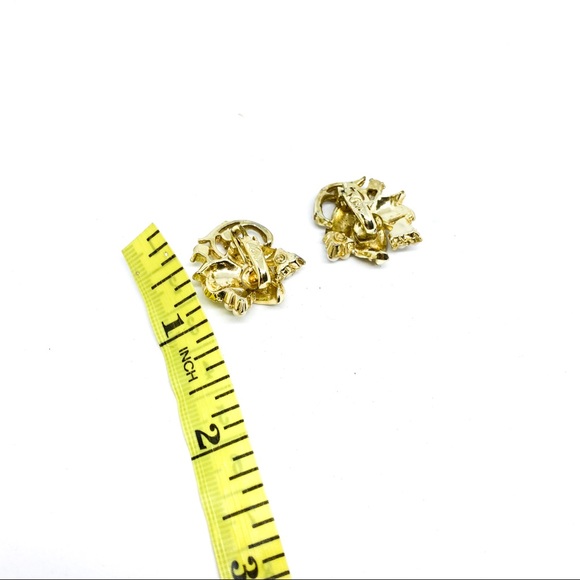 Vintage Coro Leaf Gold Clip On Earring - Picture 4 of 4